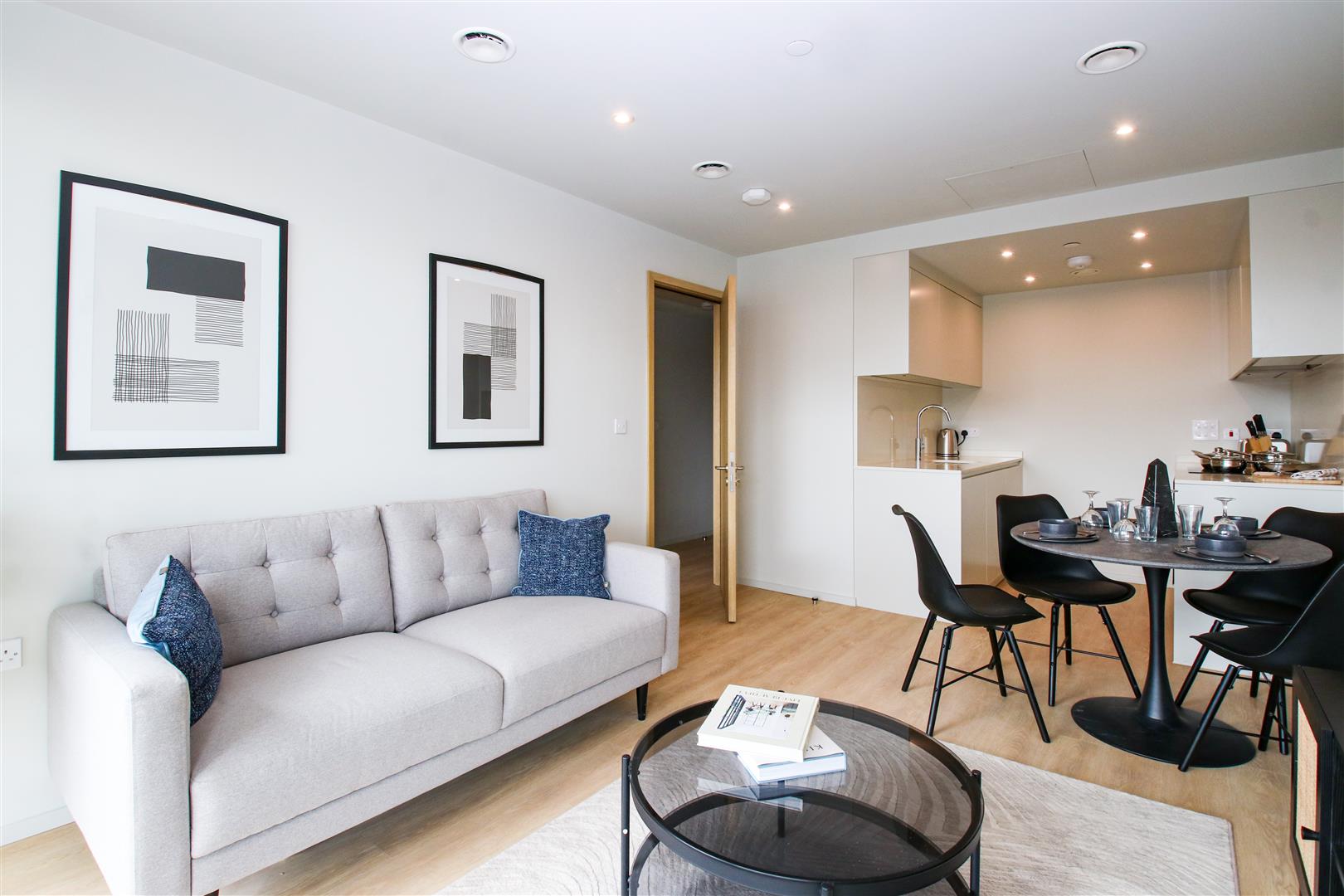 785 Bath Road, Hounslow